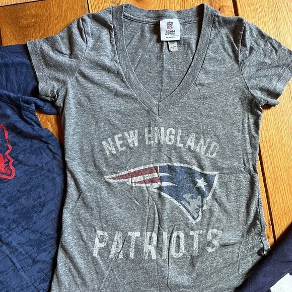 Patriots tee shirt lot size women’s small - Picture 3 of 4